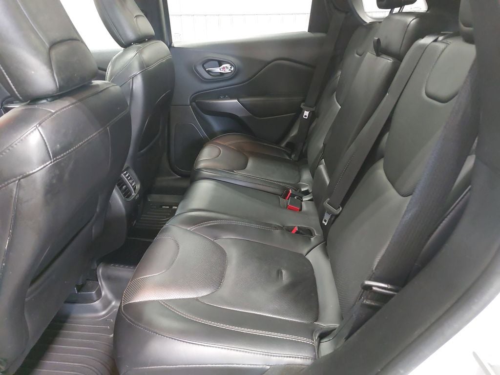 2019 Jeep Cherokee Overland