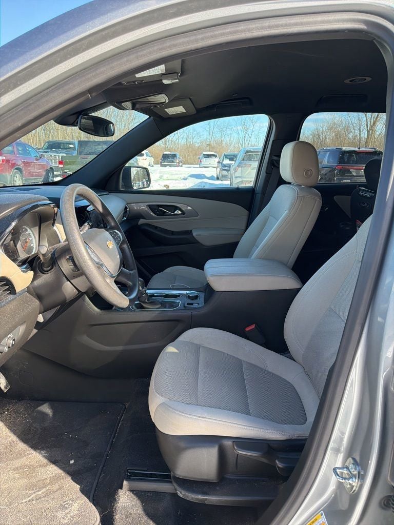 2023 Chevrolet Traverse LS