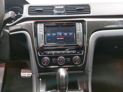 2019 Volkswagen Passat 2.0T SE R-Line