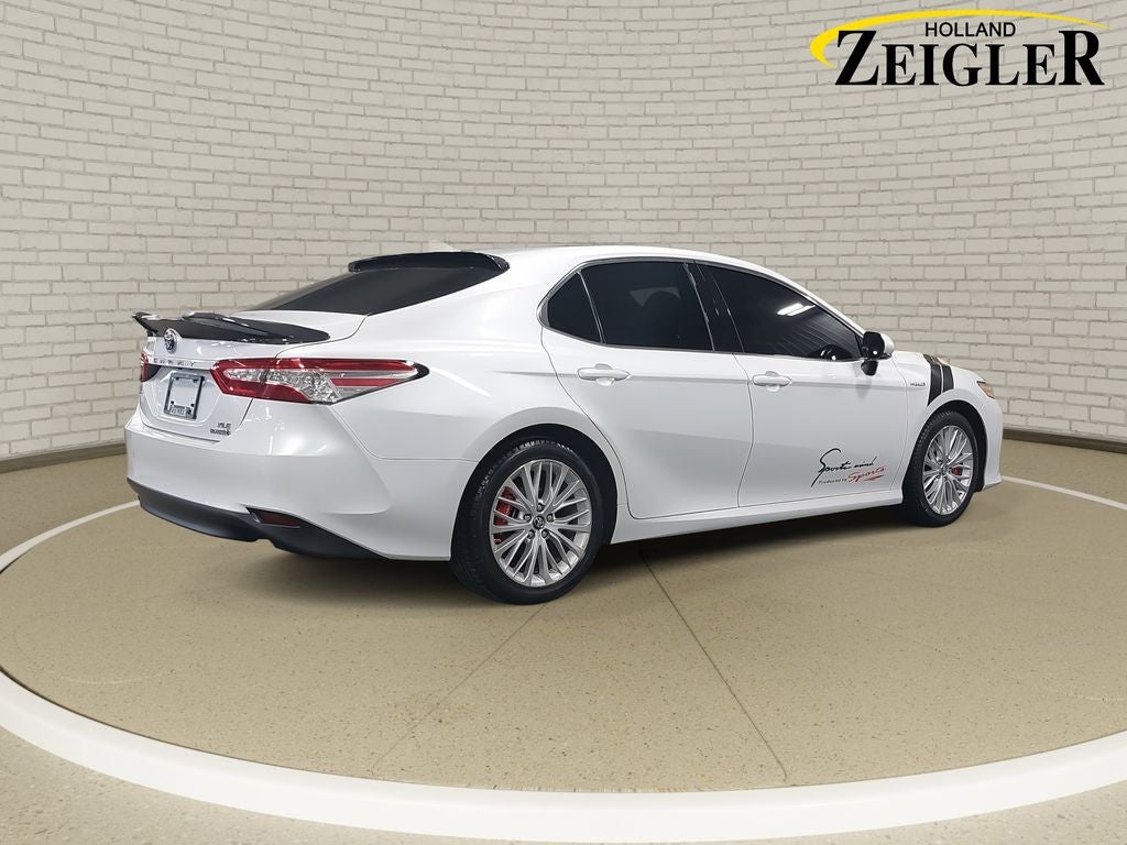 2019 Toyota Camry Hybrid XLE