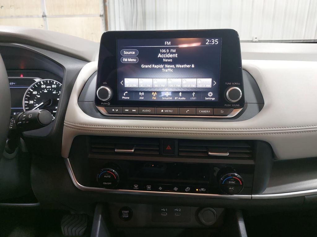 2025 Nissan Rogue SV