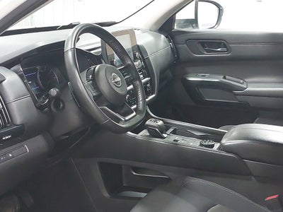 2023 Nissan Pathfinder SV