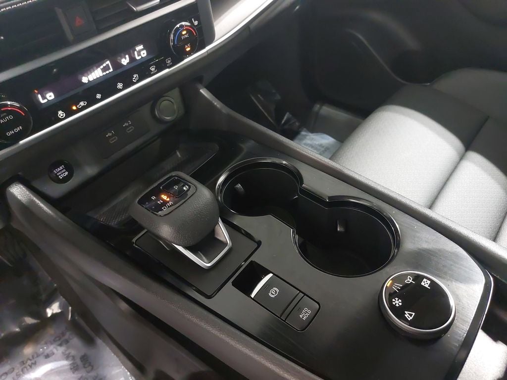 2025 Nissan Rogue SV