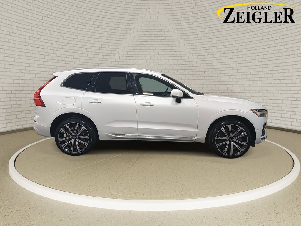 2023 Volvo XC60 B6 Ultimate Bright Theme