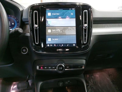 2024 Volvo XC40 B5 Plus Dark Theme