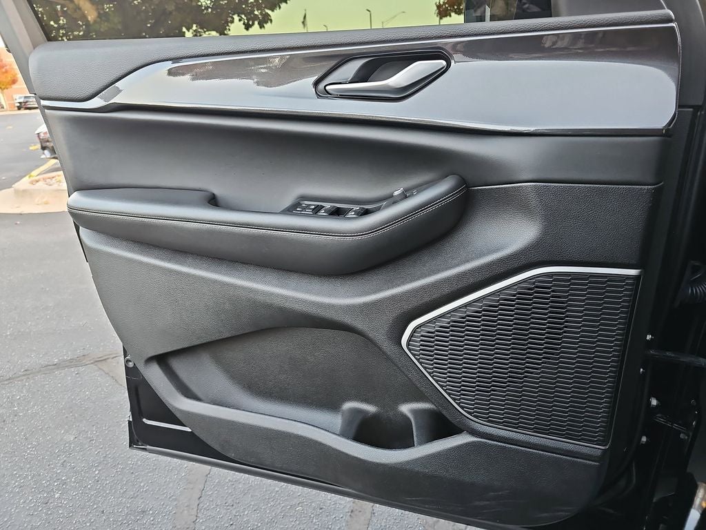 2022 Jeep Grand Cherokee Altitude