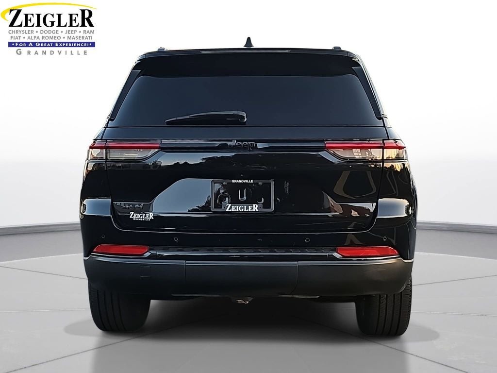 2022 Jeep Grand Cherokee Altitude