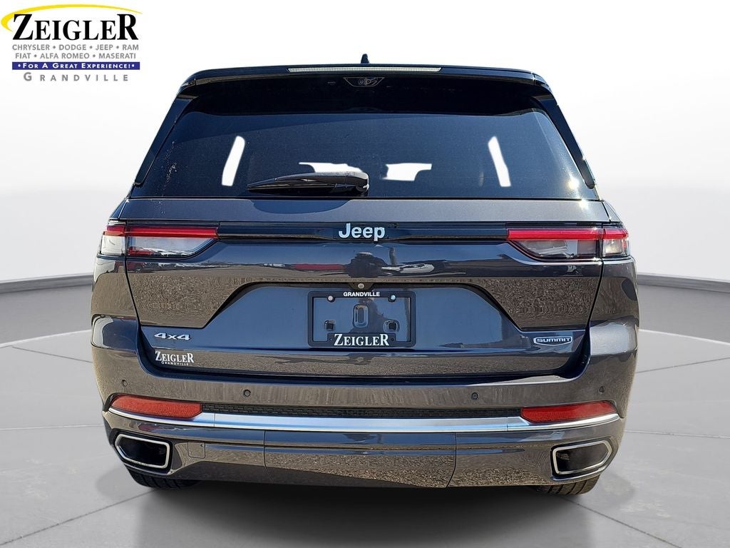 2022 Jeep Grand Cherokee Summit