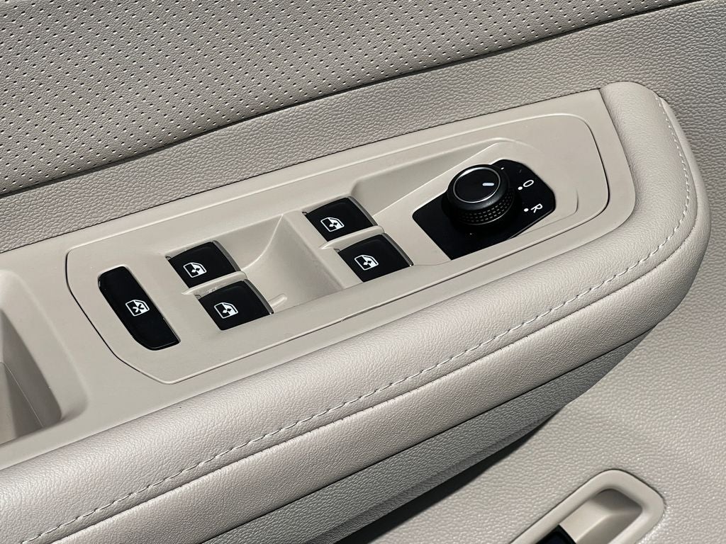 2026 Volkswagen Atlas SE w/Technology