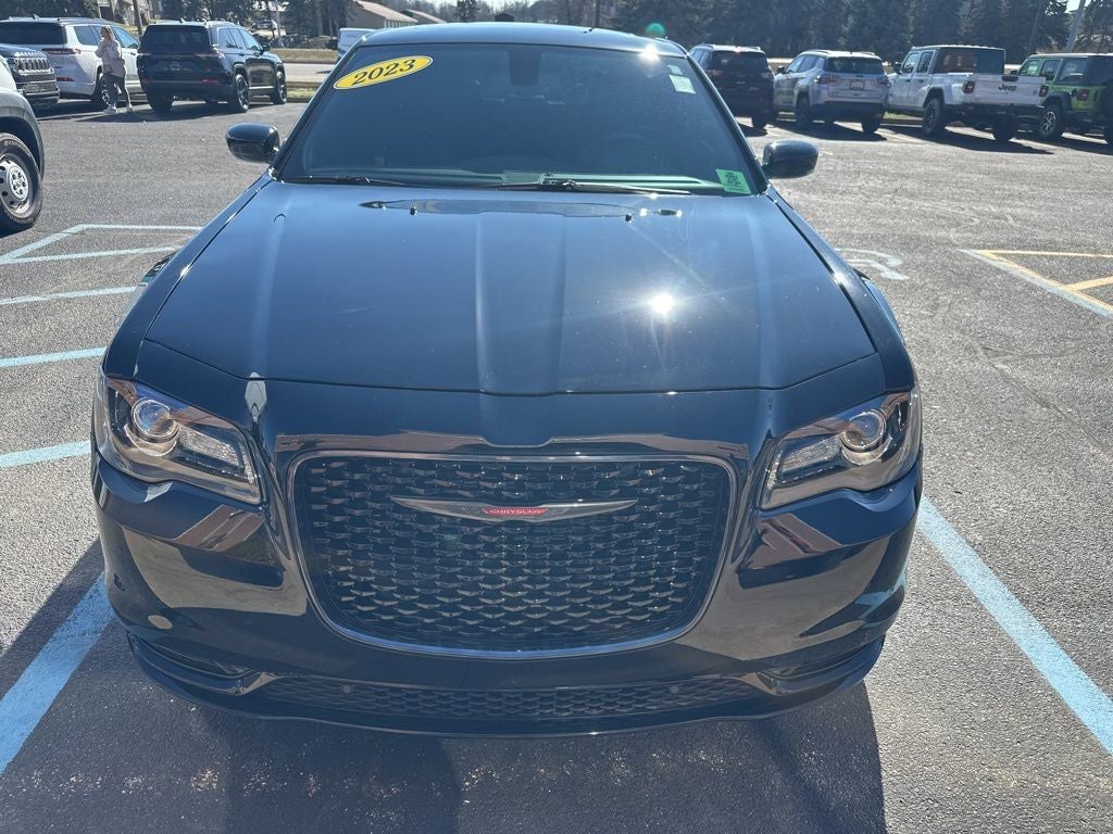 2023 Chrysler 300 S Comfort Group Package