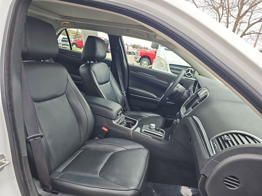 2023 Chrysler 300 Touring AWD