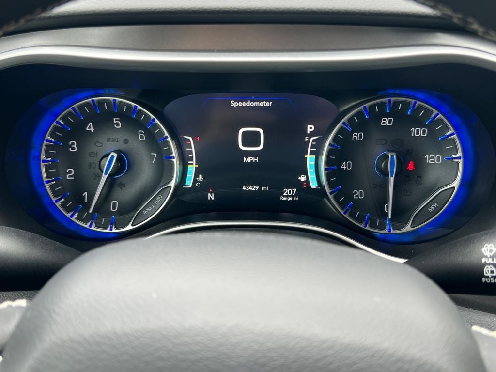 2025 Chrysler Pacifica Select