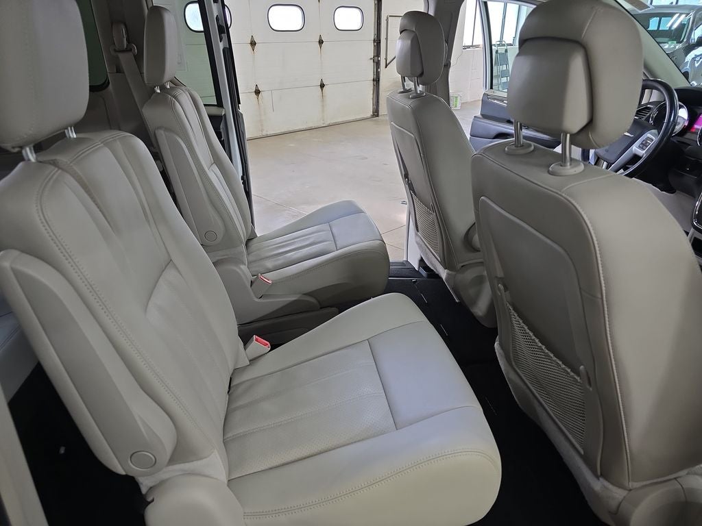 2015 Chrysler Town & Country Touring-L