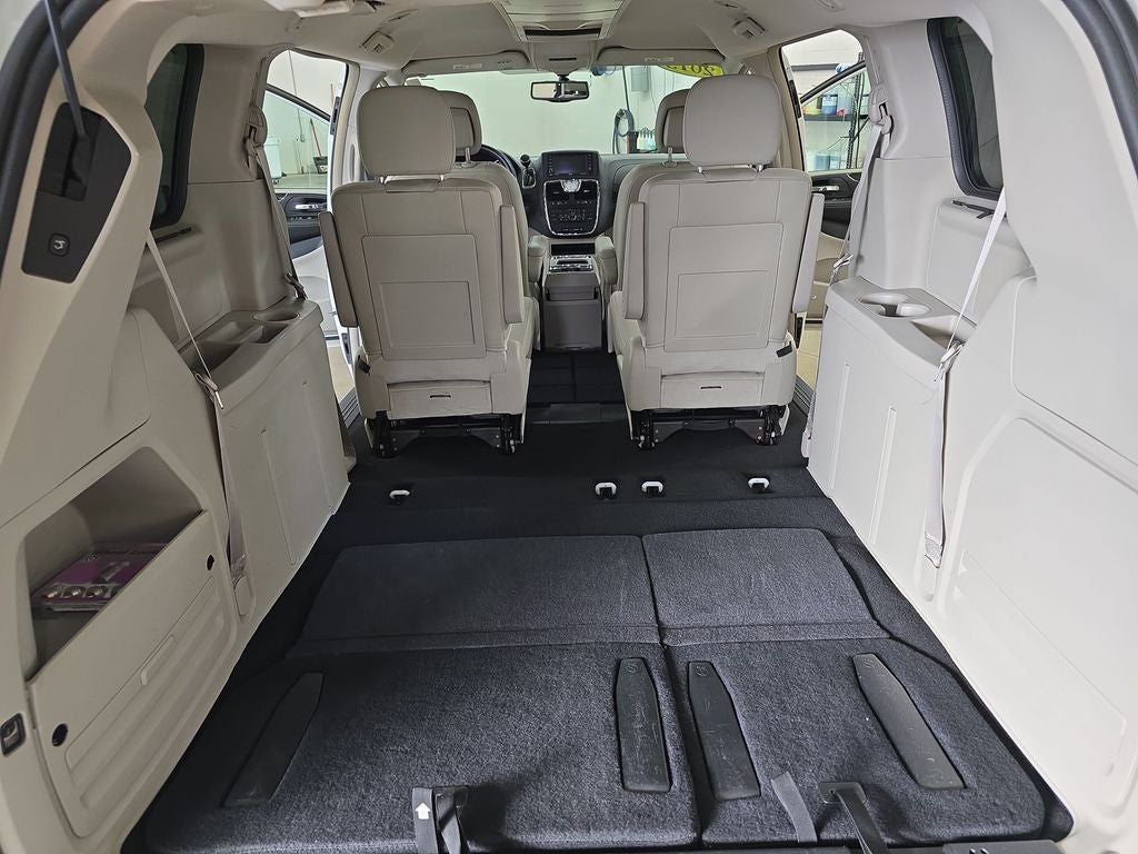 2015 Chrysler Town & Country Touring-L