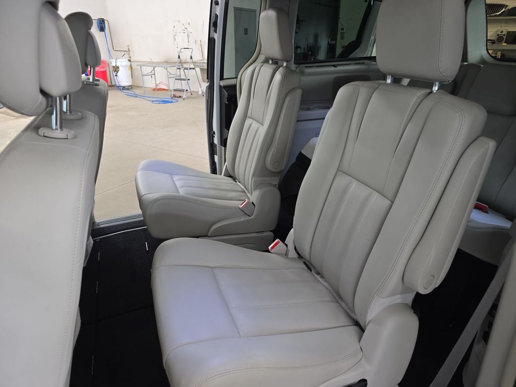 2015 Chrysler Town & Country Touring-L
