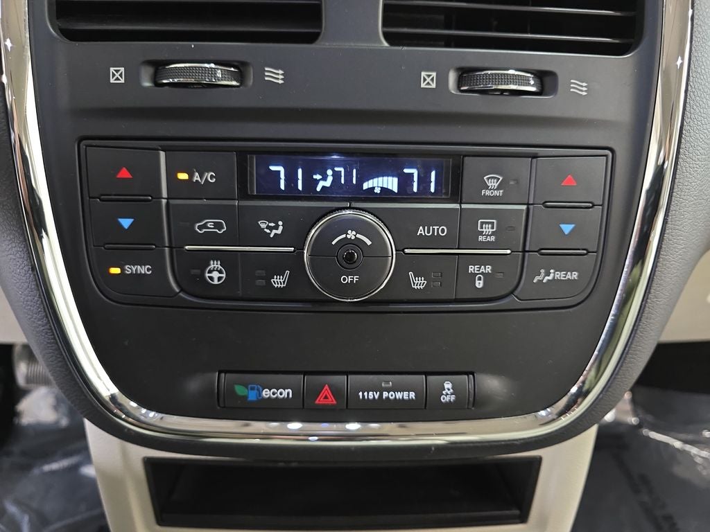 2015 Chrysler Town & Country Touring-L
