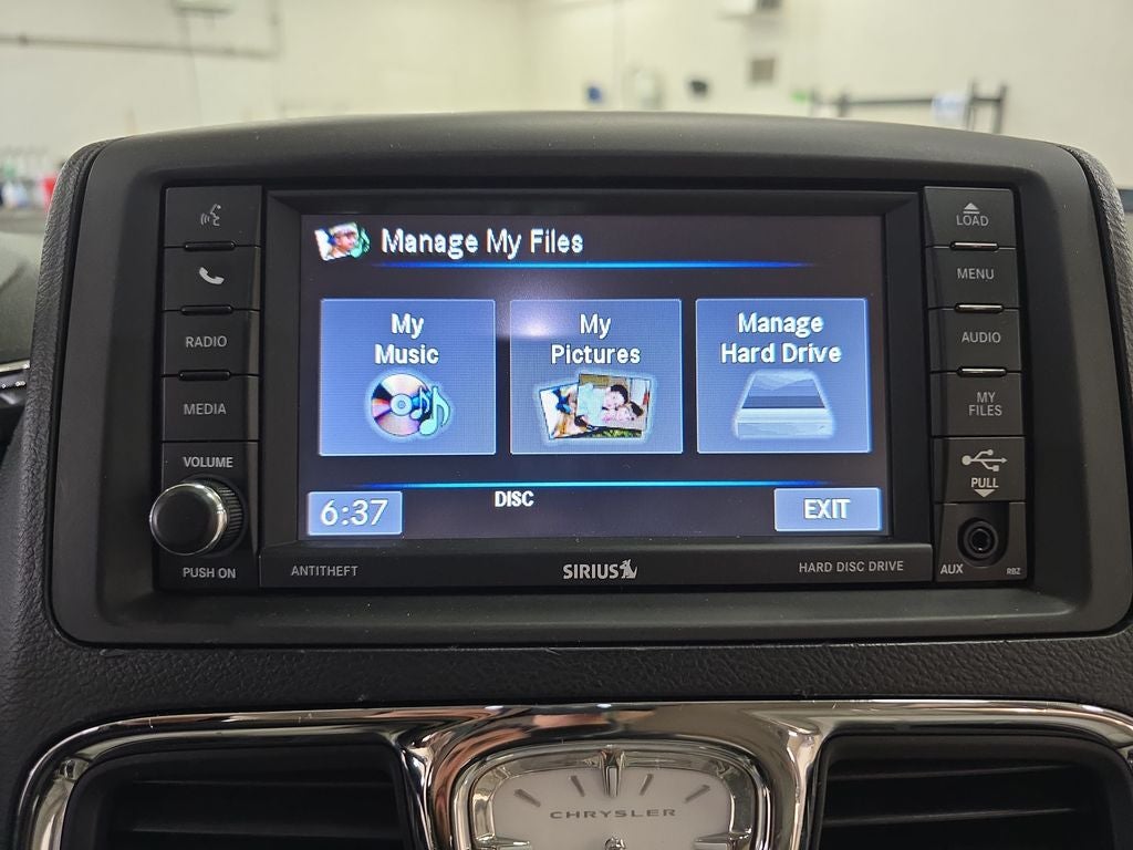 2015 Chrysler Town & Country Touring-L