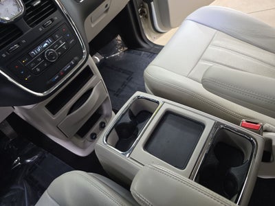 2015 Chrysler Town & Country Touring-L