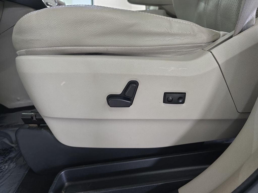 2015 Chrysler Town & Country Touring-L