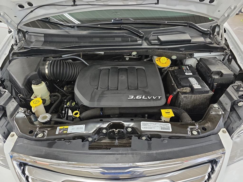 2015 Chrysler Town & Country Touring-L