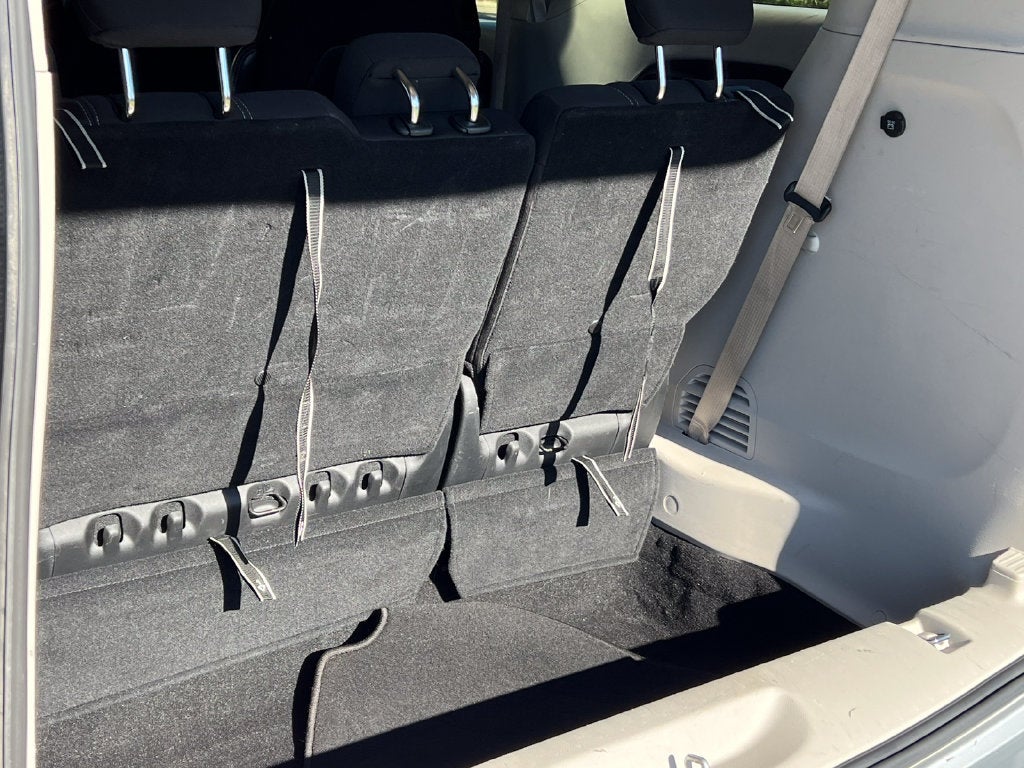 2024 Chrysler Voyager LX