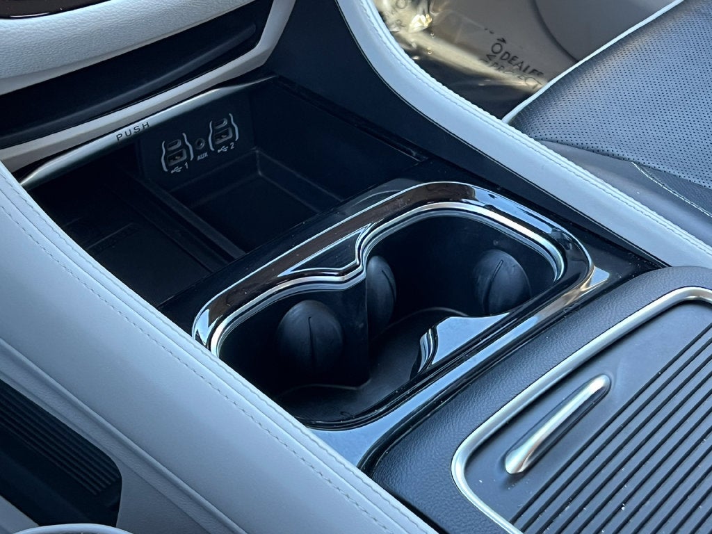 2023 Chrysler Pacifica Limited AWD