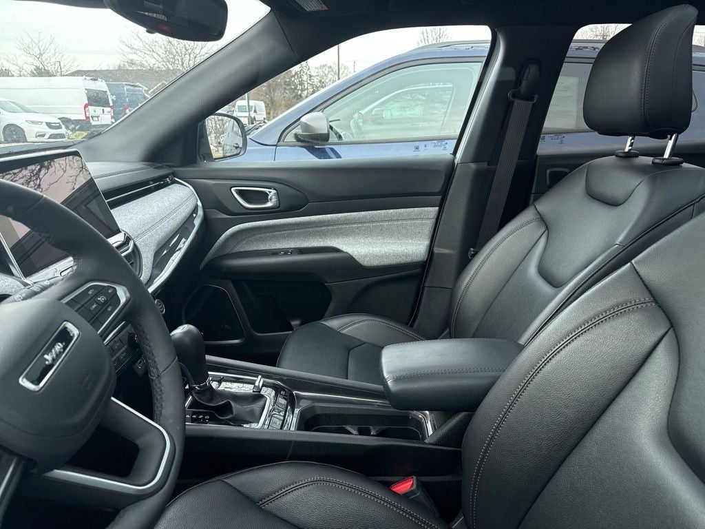 2024 Jeep Compass Latitude Lux