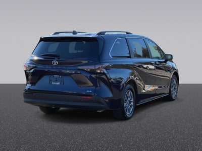 2026 Toyota Sienna XLE 8 Passenger