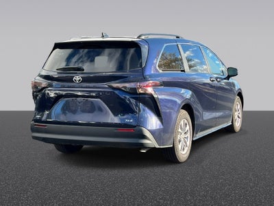 2026 Toyota Sienna XLE 8 Passenger