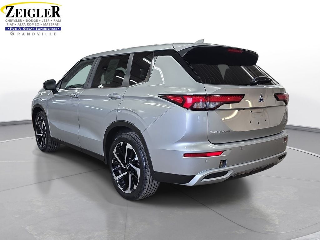 2024 Mitsubishi Outlander SE