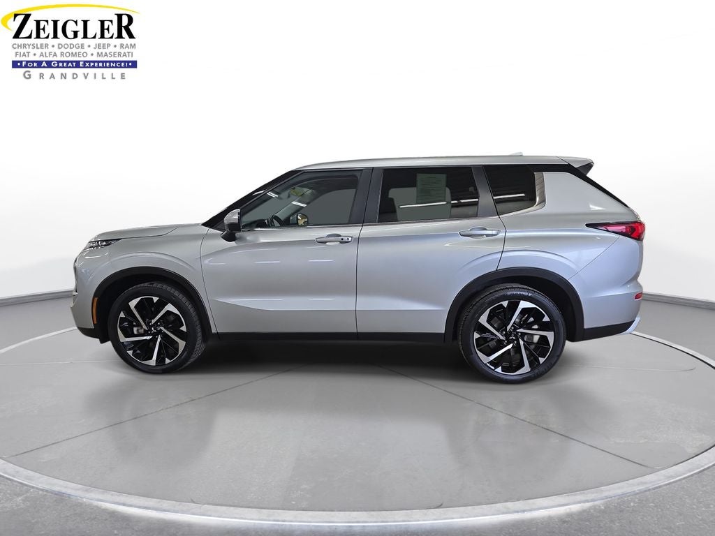 2024 Mitsubishi Outlander SE