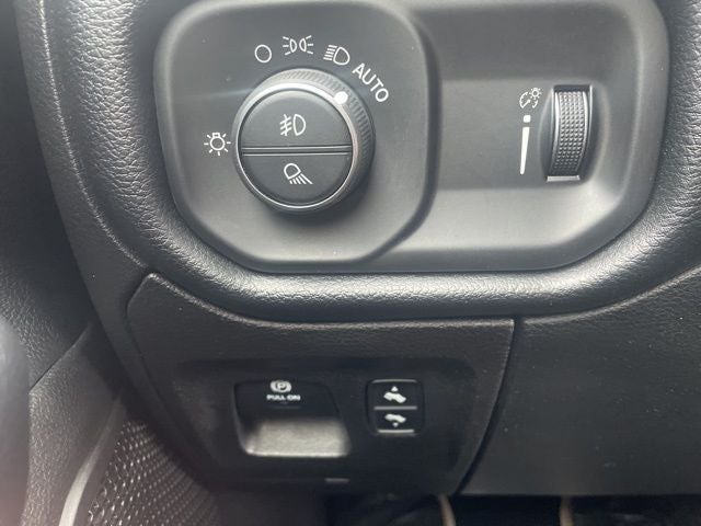 2020 RAM 1500 Big Horn/Lone Star NIGHT EDITION