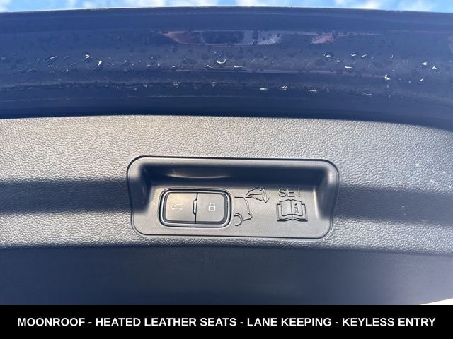 2024 Ford Explorer XLT PANORAMIC ROOF