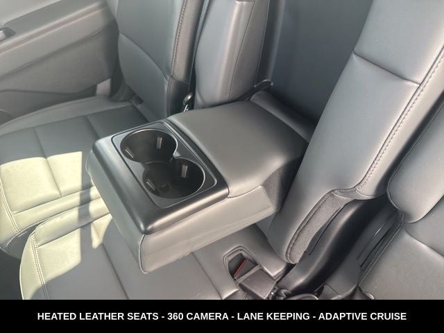 2025 Ford Explorer Active STILL LIKE NEW