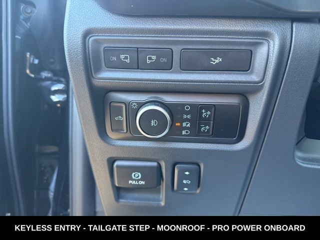 2024 Ford F-150 XLT TWIN PANEL MOONROOF