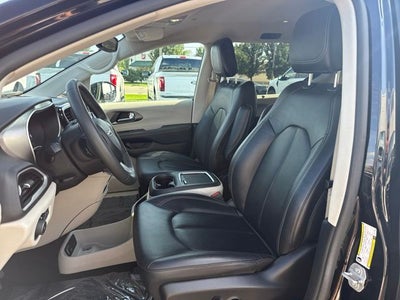 2024 Chrysler Pacifica Touring L STOW N GO SEATING