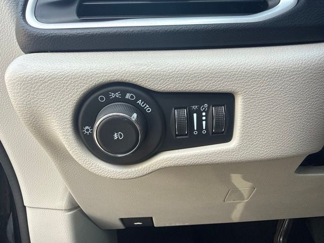 2024 Chrysler Pacifica Touring L STOW N GO SEATING