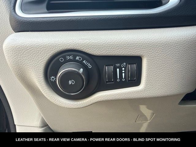 2024 Chrysler Pacifica Touring L STOW N GO SEATING