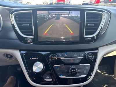 2024 Chrysler Pacifica Touring L STOW N GO SEATING