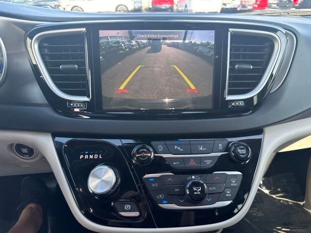 2024 Chrysler Pacifica Touring L STOW N GO SEATING
