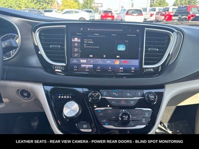 2024 Chrysler Pacifica Touring L STOW N GO SEATING