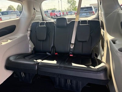 2024 Chrysler Pacifica Touring L STOW N GO SEATING