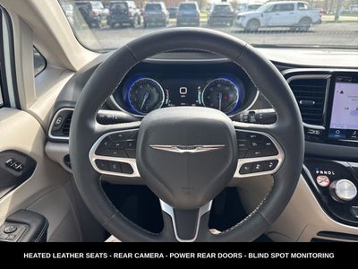 2023 Chrysler Pacifica Touring L HEATED SEATS & STEERING WHEEL