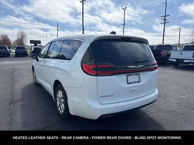 2023 Chrysler Pacifica Touring L HEATED SEATS & STEERING WHEEL