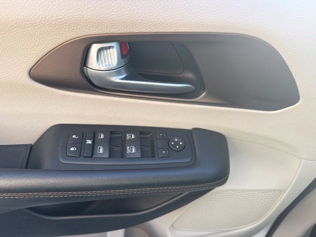 2017 Chrysler Pacifica Touring L LOCAL TRADE