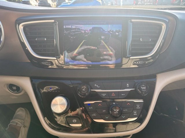 2017 Chrysler Pacifica Touring L LOCAL TRADE