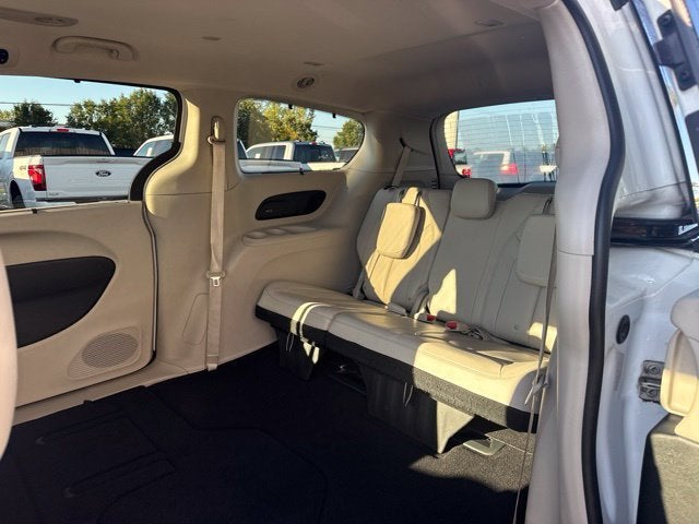 2017 Chrysler Pacifica Touring L LOCAL TRADE