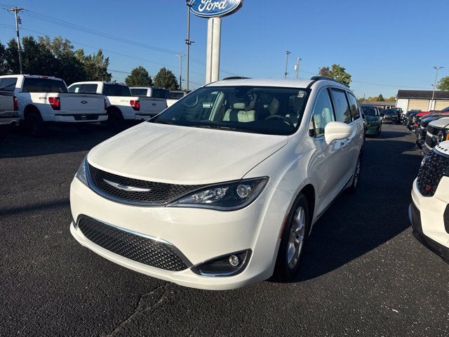 2017 Chrysler Pacifica Touring L LOCAL TRADE