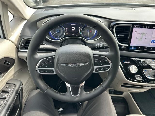 2024 Chrysler Pacifica Touring L STOW N GO SEATING