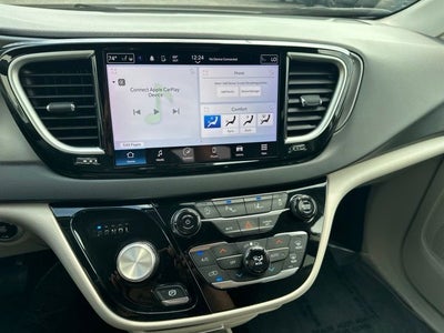 2024 Chrysler Pacifica Touring L STOW N GO SEATING